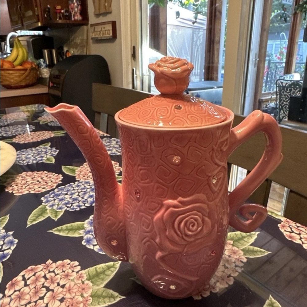 🖤🐉 Disney Maleficent Pink Rose Ceramic Teapot 🐉🖤